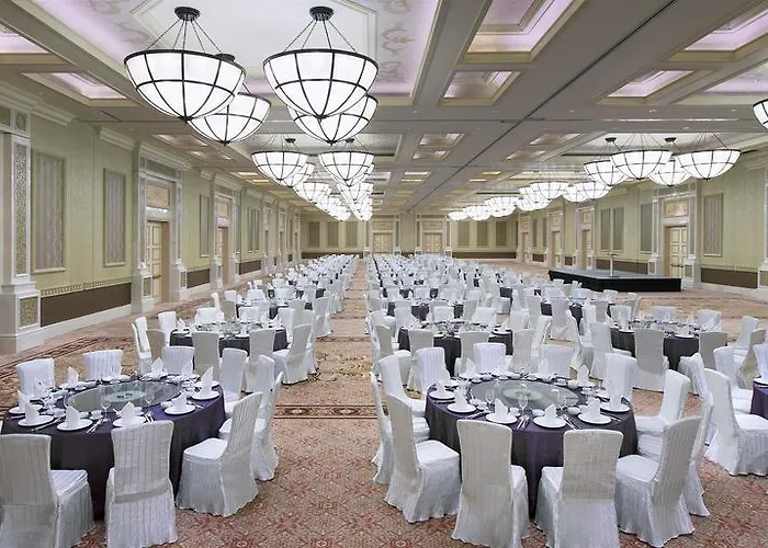 Londoner Grand, A Luxury Collection Hotel,