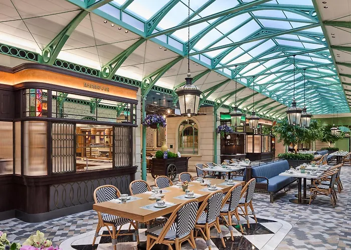 Hotel Londoner Grand, A Luxury Collection Hotel, 5*