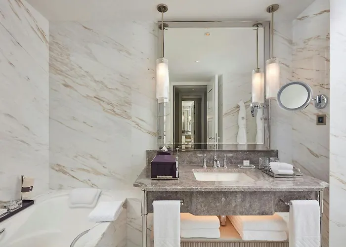 Londoner Grand, A Luxury Collection Hotel,
