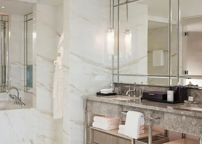 Отель Londoner Grand, A Luxury Collection Hotel, 5*