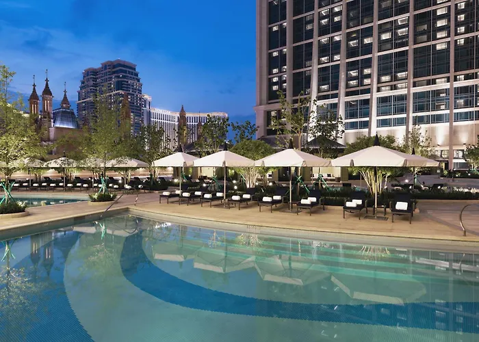 Londoner Grand, A Luxury Collection Hotel, Hotel 5*