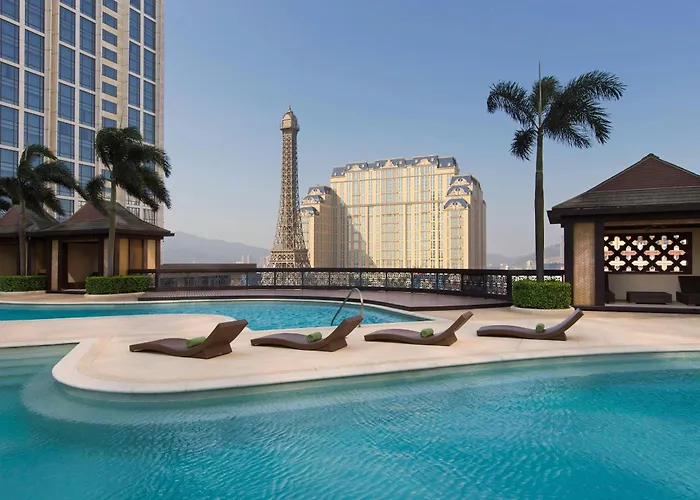 Londoner Grand, A Luxury Collection Hotel,