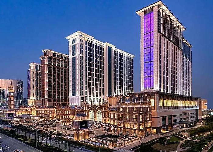 Hotel Londoner Grand, A Luxury Collection Hotel, 5*
