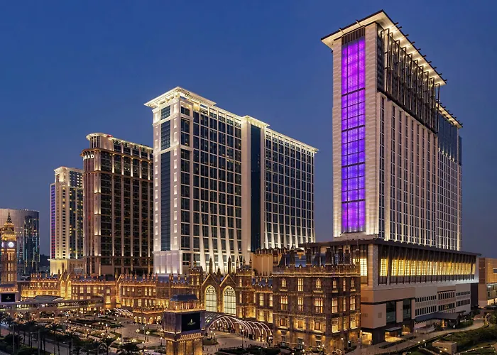 Londoner Grand, A Luxury Collection Hotel, 5*