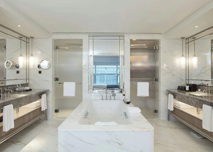 Londoner Grand, A Luxury Collection Hotel, 5*